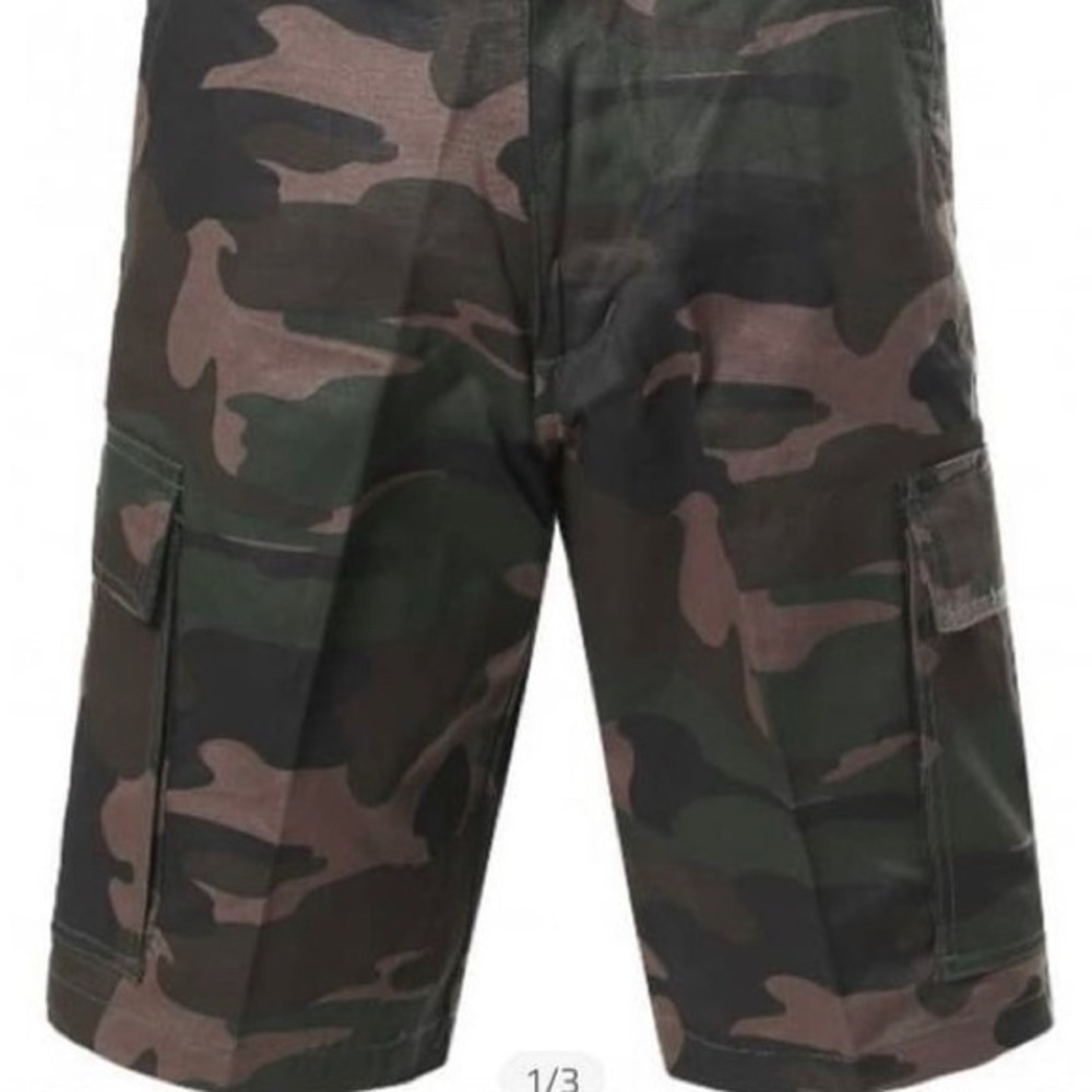 Hawk’s Bay USA Men’s Cargo Shorts Camo traditional print - NEW with Tags